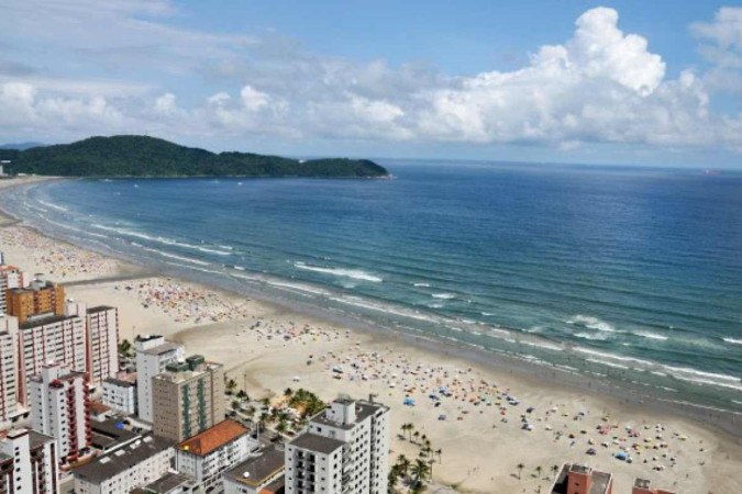 Banhistas são atingidos por raio em Praia Grande, no litoral de SP